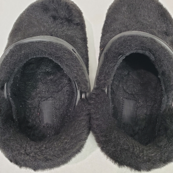 CROCS Fur Sure Clogs Black Faux Fur Lined Classic Casual Size 4M/6W Unisex - Picture 15 of 16
